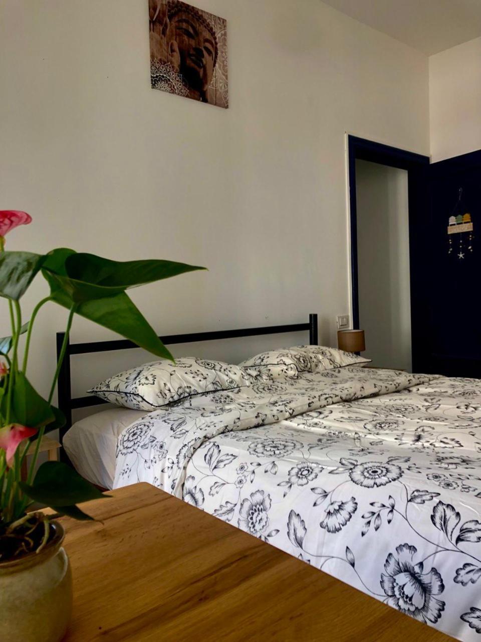 Pranayama Sea View Room- Shared Bathroom Pensjonat Bari